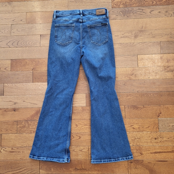 Calvin Klein High Rise Flare Jeans, size 10/30 - Picture 3 of 6
